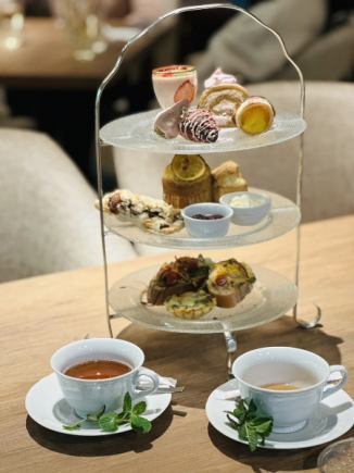 [15:00~17:00] Afternoon tea set (cake, light meal, tapas) → 1,958 yen