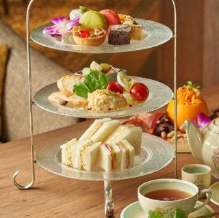 【15:00～17:00】アフタヌーンティーセット（ケーキ、軽食、タパス）→1958円