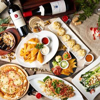 チキンとキーマカレー卵乗せ　ライス又はナン