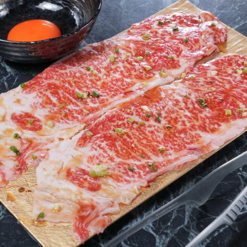 溶岩焼肉の極み - 濃厚な旨味を楽しむ贅沢な一皿