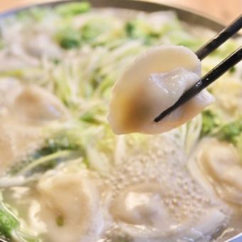 【3時間飲み放題(金土祝前も可能)】鶏白湯の餃子鍋(〆はラーメン)含む8品3時間飲み放題付 5000円
