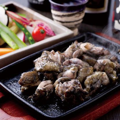 [Perfect with lemon sour♪] Grilled Kirishima chicken thigh <1,320 yen including tax>