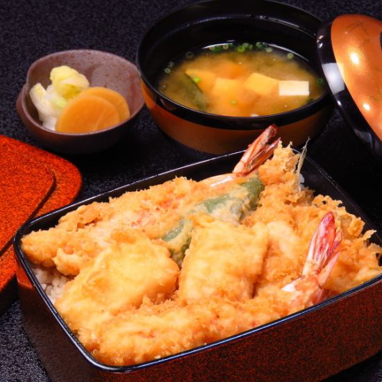 天たけおすすめを天ぷらを贅沢に使った天丼は絶品です！