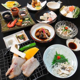 【这个季节的推荐怀石料理】虎河豚怀石套餐附无限畅饮120分钟9道菜品8,500日元（含税）
