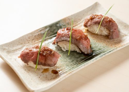 ローストビーフの握り（３貫）