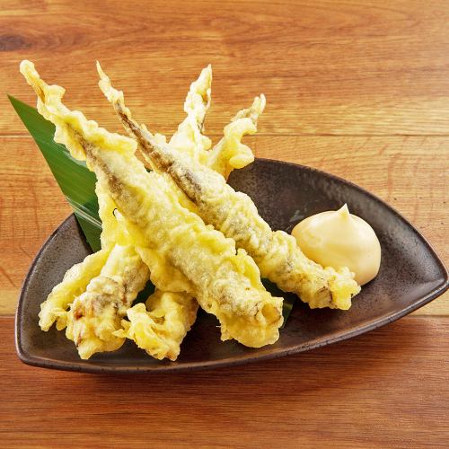 Avocado Tempura with Tomato Mayonnaise Sauce / Shishamo Tempura