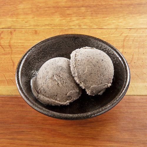 Black sesame ice cream