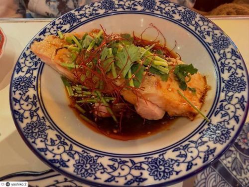 repost 
@yoshiko.2 様

ご来店頂き、素敵なお写真をご投稿頂きましてありがとうございます🌈
バースデーコースお楽しみいただけましたでしょうか🎂🎈

是非、またシンシンでお食事をお楽しみください🇨🇳
・
・
・
#エビ中華シンシン 

エビ料理満喫した！

酔っ払い天使の海老
クリームチーズの紹興酒漬け
ハチノスの甘辛炒め
海老水餃子
よだれ鶏
小籠包
海老チーズ春巻き
カクテルシュリンプ
シンシンの海老マヨ
青椒肉絲
麻婆豆腐
海老チャーハン
胡麻団子

12品＋バースデープレート
全部めっちゃおいしかったー！

大満足！

#船橋グルメ #千葉グルメ 
#船橋中華 #シンシン