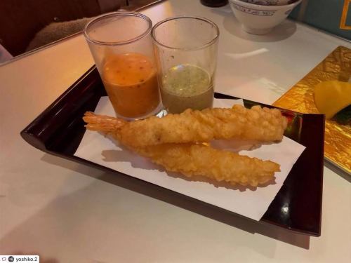 repost 
@yoshiko.2 様

ご来店頂き、素敵なお写真をご投稿頂きましてありがとうございます🌈
バースデーコースお楽しみいただけましたでしょうか🎂🎈

是非、またシンシンでお食事をお楽しみください🇨🇳
・
・
・
#エビ中華シンシン 

エビ料理満喫した！

酔っ払い天使の海老
クリームチーズの紹興酒漬け
ハチノスの甘辛炒め
海老水餃子
よだれ鶏
小籠包
海老チーズ春巻き
カクテルシュリンプ
シンシンの海老マヨ
青椒肉絲
麻婆豆腐
海老チャーハン
胡麻団子

12品＋バースデープレート
全部めっちゃおいしかったー！

大満足！

#船橋グルメ #千葉グルメ 
#船橋中華 #シンシン