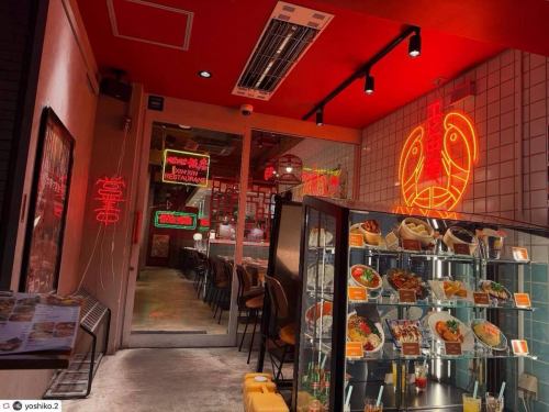 repost 
@yoshiko.2 様

ご来店頂き、素敵なお写真をご投稿頂きましてありがとうございます🌈
バースデーコースお楽しみいただけましたでしょうか🎂🎈

是非、またシンシンでお食事をお楽しみください🇨🇳
・
・
・
#エビ中華シンシン 

エビ料理満喫した！

酔っ払い天使の海老
クリームチーズの紹興酒漬け
ハチノスの甘辛炒め
海老水餃子
よだれ鶏
小籠包
海老チーズ春巻き
カクテルシュリンプ
シンシンの海老マヨ
青椒肉絲
麻婆豆腐
海老チャーハン
胡麻団子

12品＋バースデープレート
全部めっちゃおいしかったー！

大満足！

#船橋グルメ #千葉グルメ 
#船橋中華 #シンシン