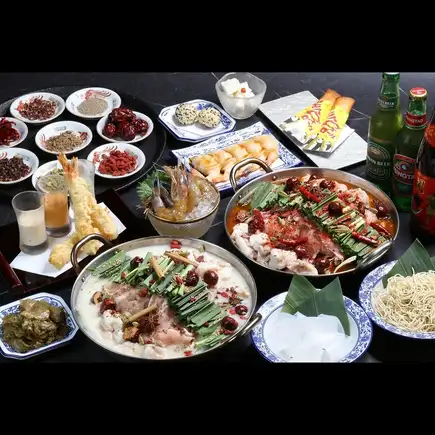 Same-day reservations OK! Choose from 2 types of domestic Wagyu beef offal hot pot & a feast of our signature dishes♪ [Shinshin Luxury Course] 2-hour all-you-can-drink included for 5,500 yen