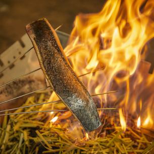 カツオの藁焼き