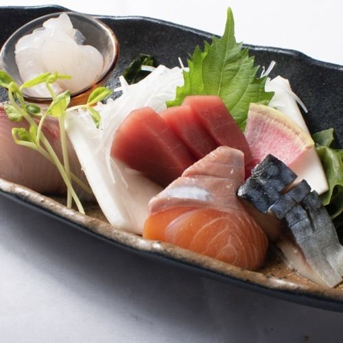 Assortment of 5 kinds of sashimi