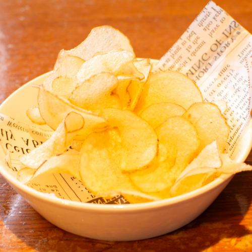 揚げたてポテトチップス