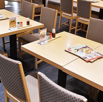 広々としたスペースで、友人や家族との楽しい時間を過ごすのに最適です★開放感あふれる空間で、リラックスしながら美味しい料理を楽しむことができます♪