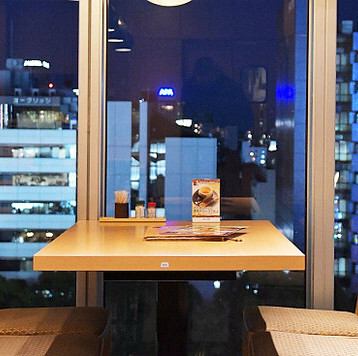 友人や家族との会話を楽しむのに最適なスペースをご用意しています!グループでのお食事にもぴったりです☆