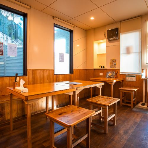 Our restaurant has table seats that can be used for various occasions! You can enjoy delicious food in a comfortable space, making it ideal for dining with friends and family, or for a date.Please spend a blissful time!♪