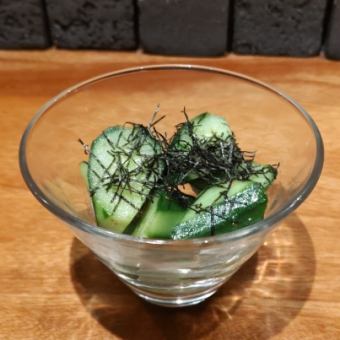 ピリ辛たたき胡瓜Spicy Smashed Cucumber