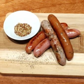 北海道産　バラエティーウインナーproduced in Hokkaido Variety sausage