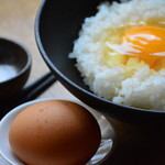 유자 타마카케 밥I use yuzu egg rice topped with a raw egg