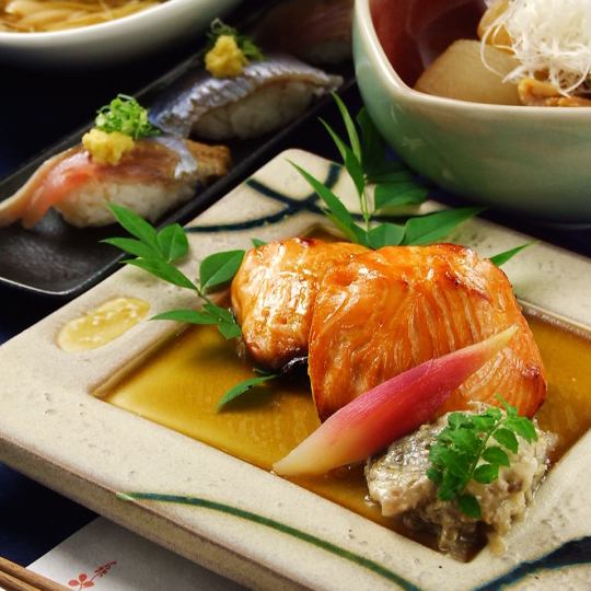 【大盤正宗日本料理】日本主廚為您服務！「宴會套餐」包含日本酒在內的120分鐘無限暢飲（LO前30分鐘）