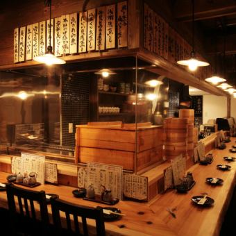 仕事帰りにサクっと一杯♪なんていうお客様にももってこい。気軽にご利用頂けるカウンター席もご用意しております。臨場感あふれるカウンター席は隠れた特等席◎巨大なせいろで、新鮮な魚介を豪快に蒸しあげていく漁師料理『浜蒸し』を目の前でお楽しみ頂けます。会話がしやすい横並びのお席なのでデートにもお勧めです。