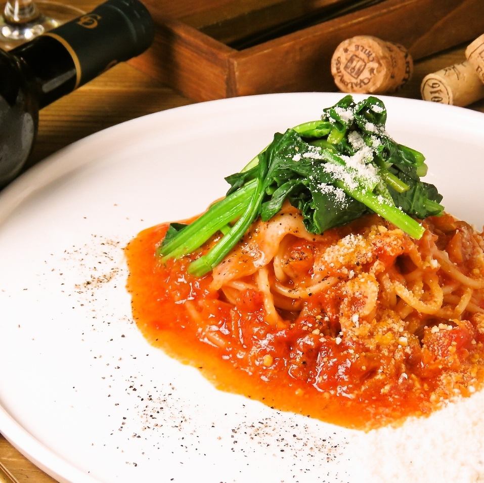 More than 10 types of chewy fresh pasta and pasta with homemade sauce are always available◎