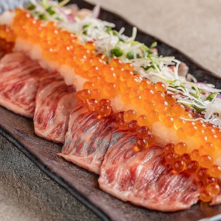 Grilled beef with grated salmon roe