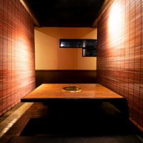 在寧靜的日式現代空間中待客。我們可以容納 2 到 16 人。