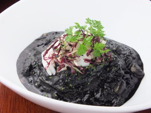 Braised squid ink with squeezed squid and various beans