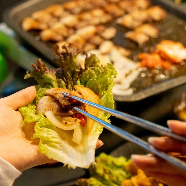 【本場韓国の味を再現したサムギョプサル】お酒もすすむ韓国焼肉