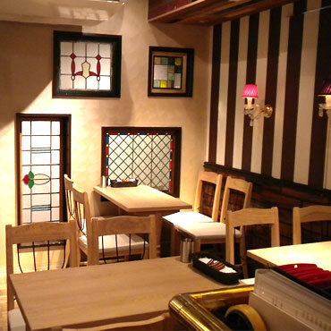 各種宴会などにもご利用ください！宴会最大人数は24名様まで可能です！ゆったりとしたテーブル席で、自慢の本格イタリアンをご堪能ください。
