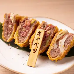 牛肉、猪肉和卷心菜碎肉排