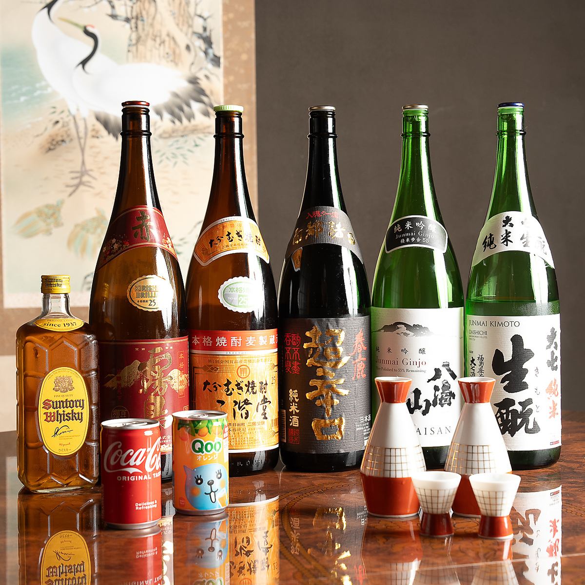 鰻に合う日本酒や、銘柄豊富なビールを和の空間で。