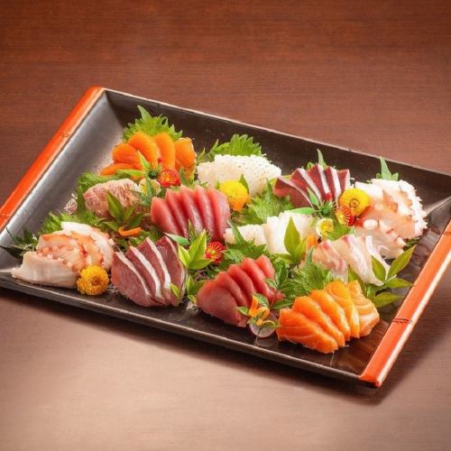 [Top] Assorted sashimi
