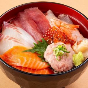 Seafood bowl (with fish arajiru)