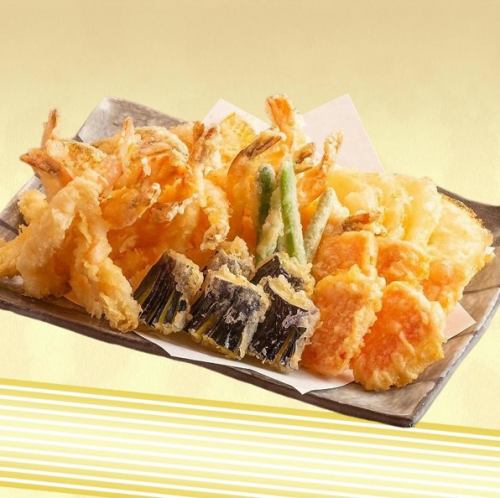 Assorted tempura with plenty of shrimp