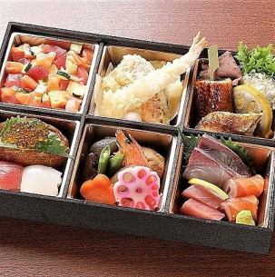 A full range of bento boxes, including individually prepared tiered lunches and seafood bowls