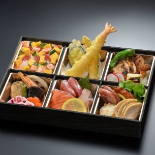 お一人ずつ盛り付けされたお重や海鮮丼等充実のお弁当
