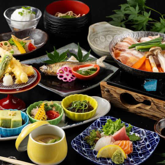 夏宴会【会席】豚バラチゲ小鍋に刺身盛り、鮎塩焼きや天ぷら、とろろ蕎麦等《120分飲み放題付》