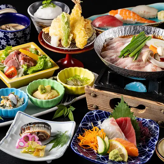秋宴会【会席】豚バラチゲ小鍋に刺身盛り、秋刀魚幽庵焼きや天ぷら、寿司3貫《120分飲み放題付》