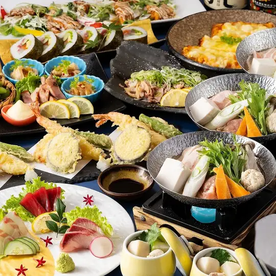 冬季宴席【时令套餐】：铁板猪五花肉和鸡肉、刺身、炙烤鸡肉、天妇罗等（含120分钟畅饮）