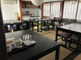 【2F】2층의 테이블석은, 6명석이 3석/4명석이 2석, 전 2종의 패턴의 자리가 갖추어진 테이블석이 되고 있습니다☆