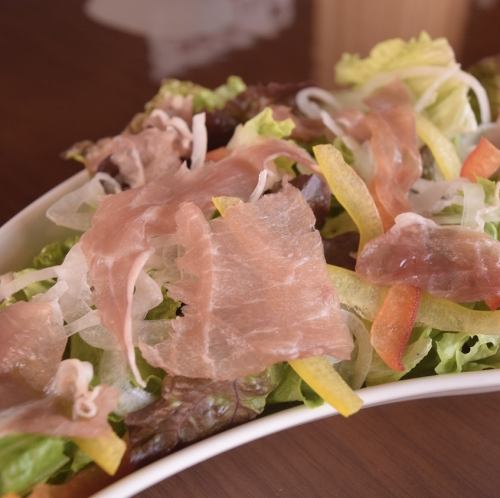 Raw ham salad