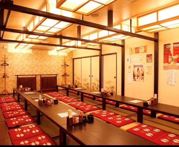 [Various banquet reservations are accepted ♪] The tatami room is nice for banquets ・ Space that can be used by up to 50 people ♪ Even a small number of people can use it from 4 people divided into fusuma.It is a convenient izakaya that can accommodate various scenes such as digging seats, table seats, and counters.We have various plans from private drinking parties to company banquets ♪ For details, please contact the Kazoku staff!