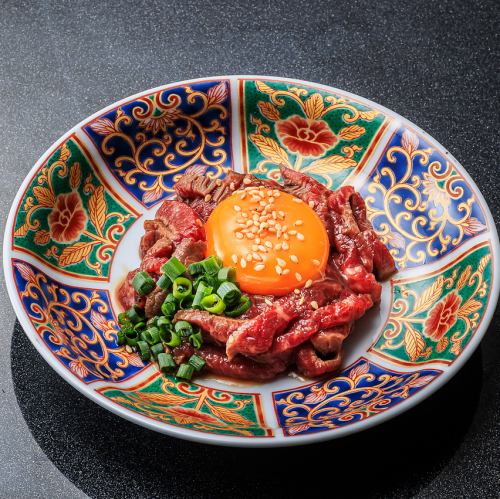 【名物】黒毛和牛レアステーキユッケ