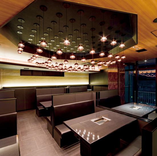 大人たちの隠れ家のような落ち着いた店内です