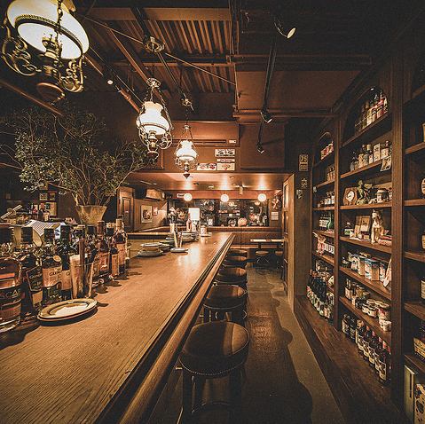 一家时尚酒吧,将餐厅级别的美食与酒吧的休闲氛围完美融合!