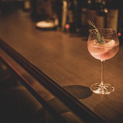 在车站附近独自喝一杯。