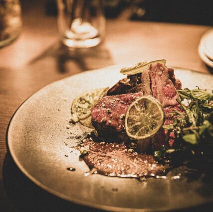 这家创意十足的意大利餐厅将新鲜鱼类和时令水果完美融合。